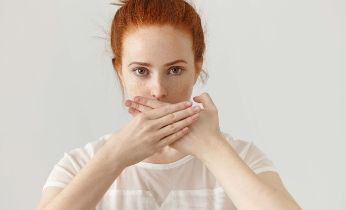 Herpes labial: qué es, causas y diferencias con aftas