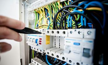 19 trabajadores electrocutados a la semana en España