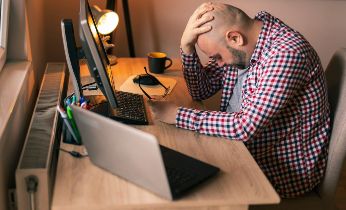 Tecnoestrés: qué es, tipos, síntomas y cómo prevenirlo