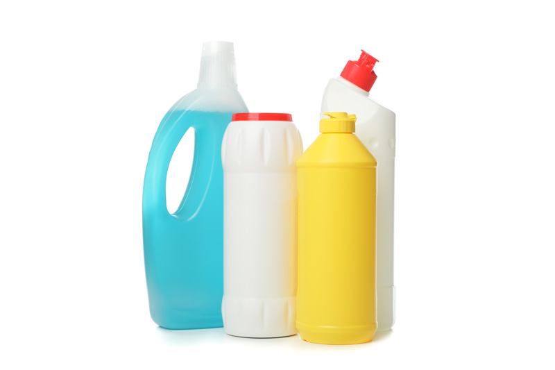 Botellas con detergente
